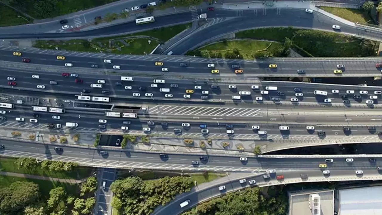 Türkiye'de taşıtlar 5 yılda yaklaşık 1,7 trilyon kilometre yol katetti