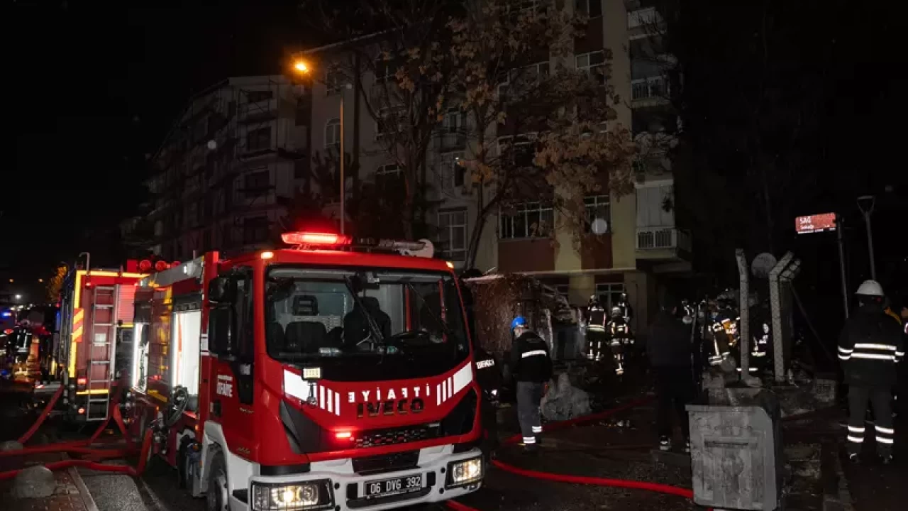 Yangın hurdalık alandan apartmana sıçradı: 8 kişi hastaneye kaldırıldı