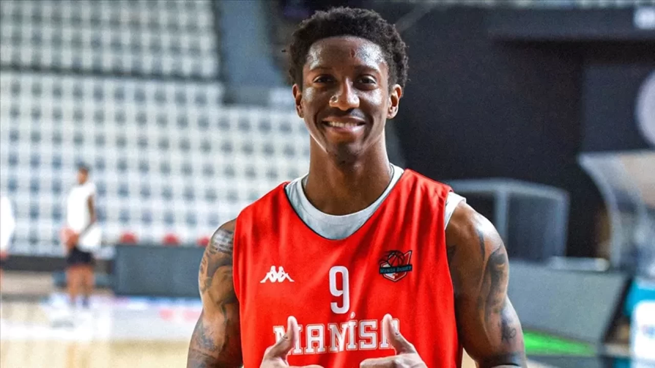 Anadolu Efes Saben Lee transferini resmen açıkladı