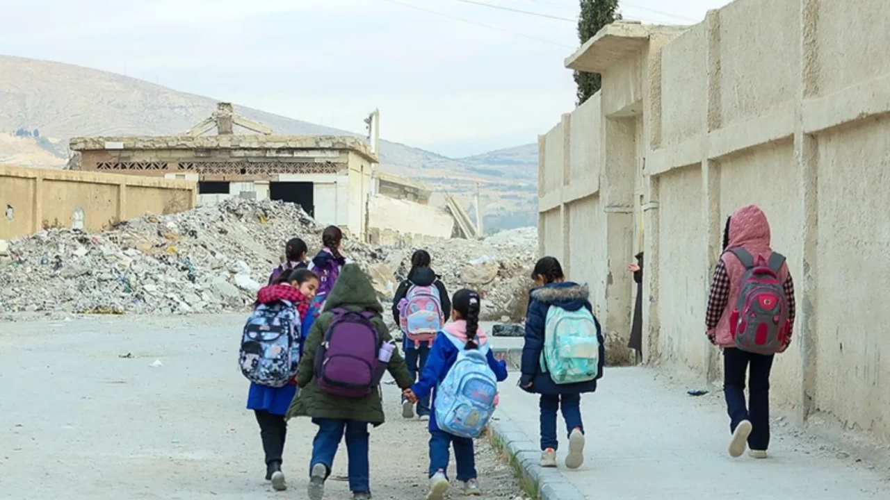 Suriye’de savaşın ağır bilançosu: 2,4 milyon çocuk eğitimden uzak kaldı