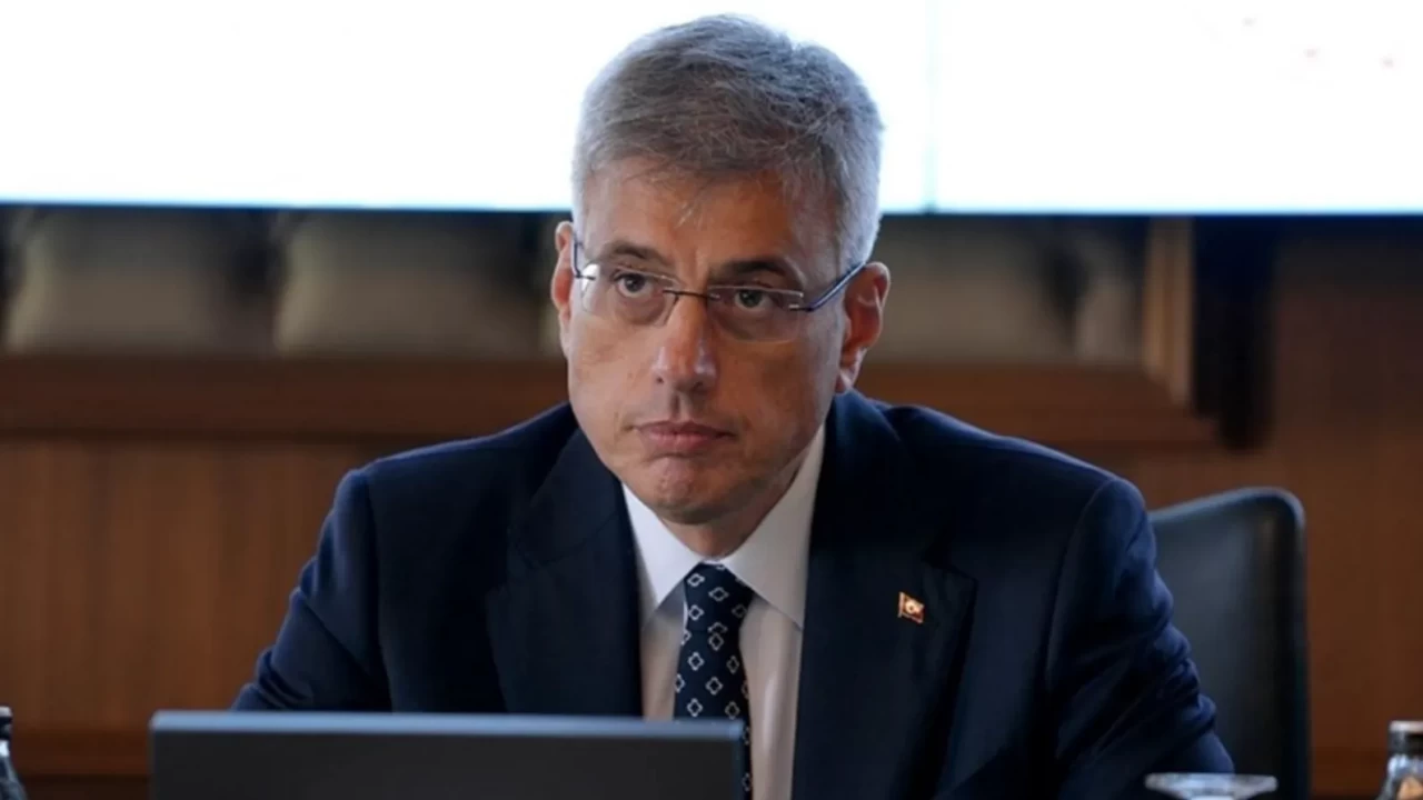 Yeni yıla fedakarlıkla girdiler: Sağlık Bakanı’ndan nöbetteki ekiplere teşekkür