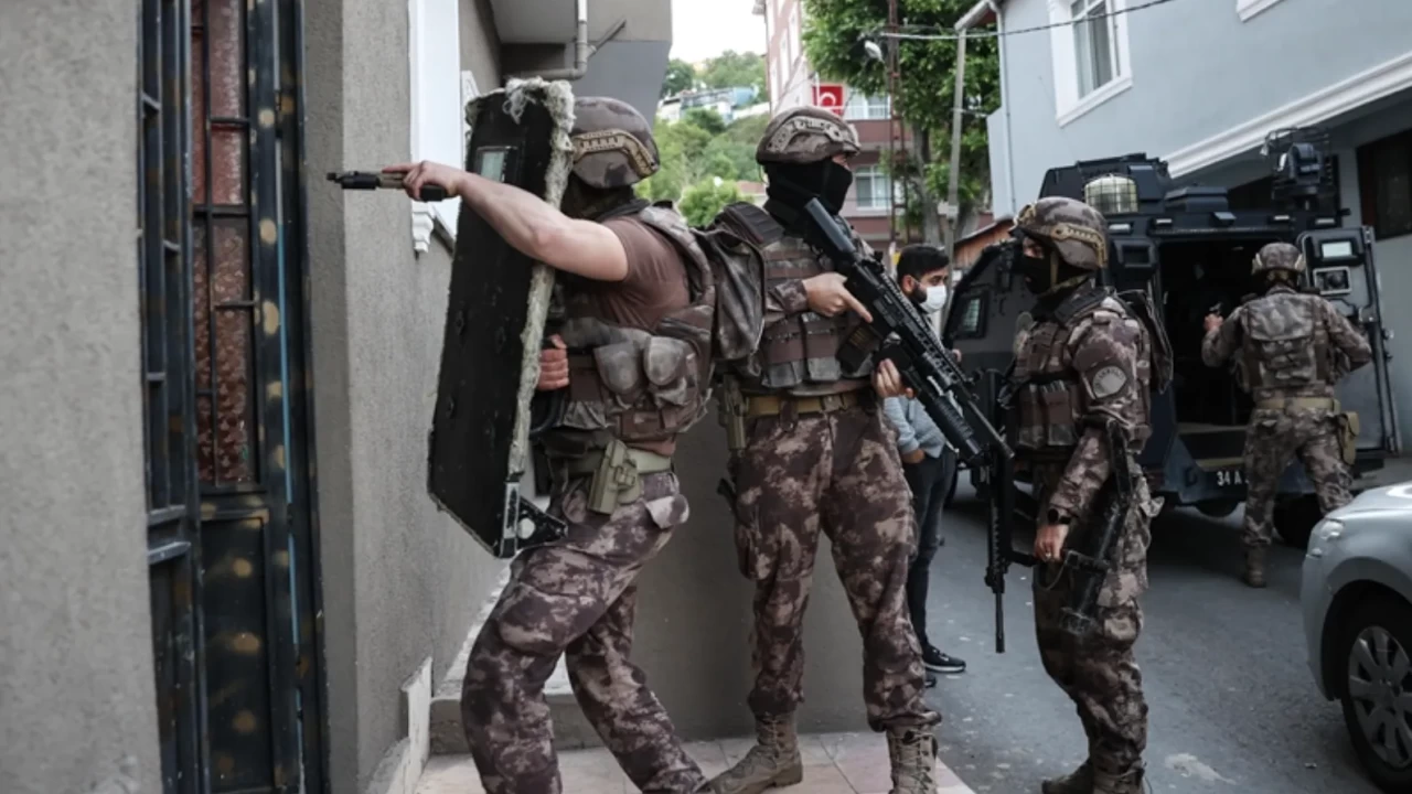 Ankara'da terör örgütlerine operasyon: 13 gözaltı kararı