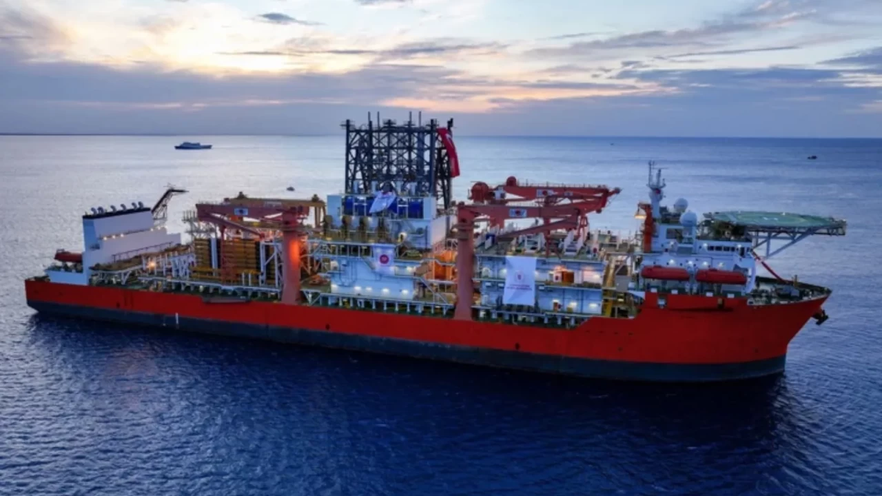 Türkiye’nin enerji filosu güçleniyor: İkiz sondaj gemilerine “Çağrı Bey” ve “Yıldırım” isimleri verildi