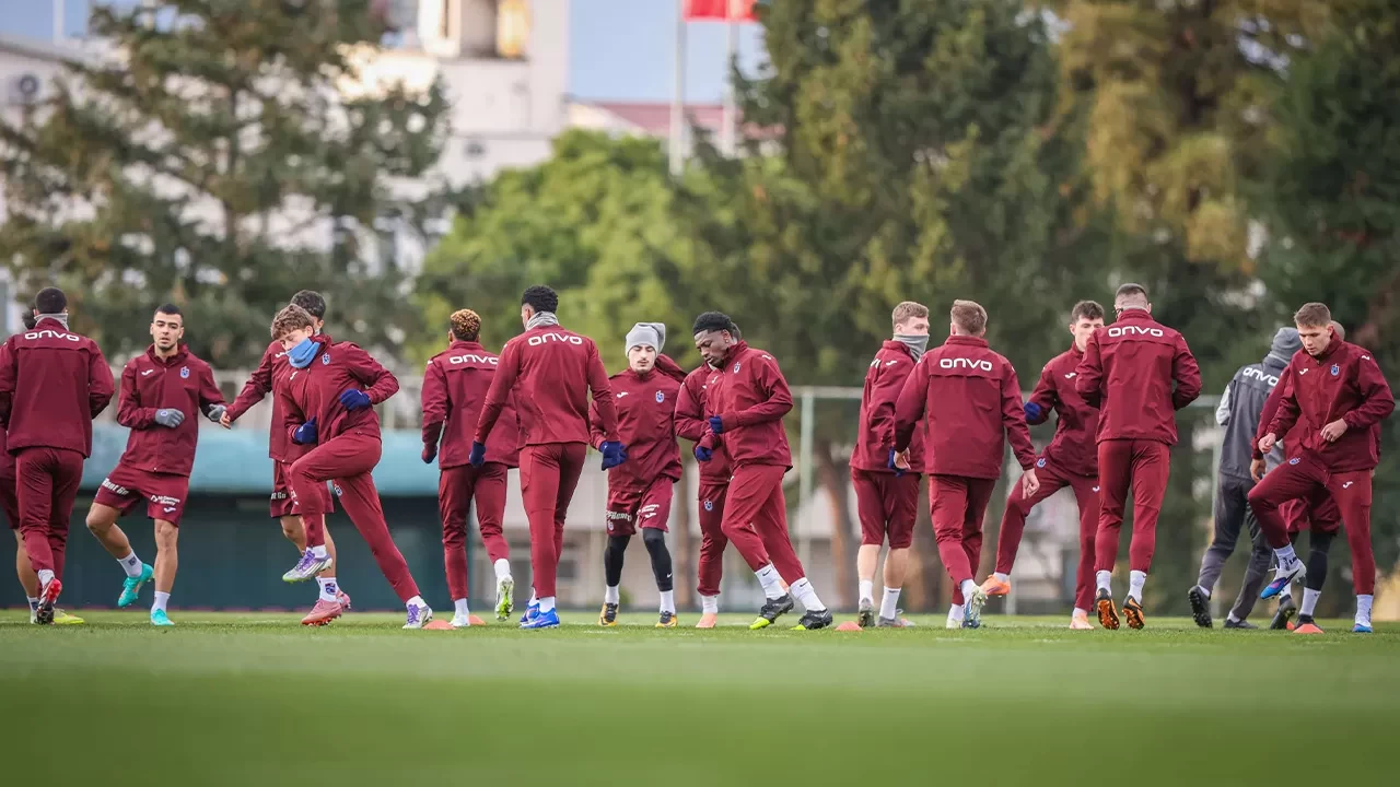Trabzonspor Süper Kupa’daki Galatasaray maçının hazırlıklarını çift idmanla sürdürdü