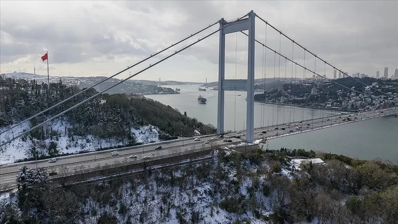 Yılbaşında İstanbul’a buzlanma uyarısı !AKOM’dan sürücüler ve yayalar için kritik çağrı