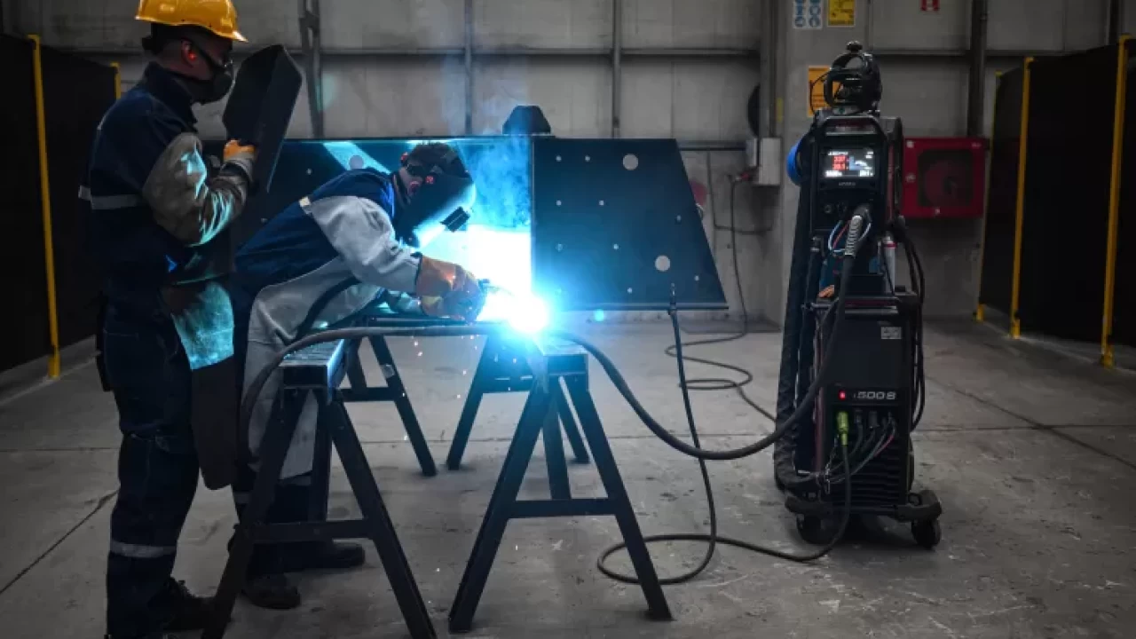 Meslek lisesi öğrencileri, MESEM'le genç yaşta meslek öğreniyor