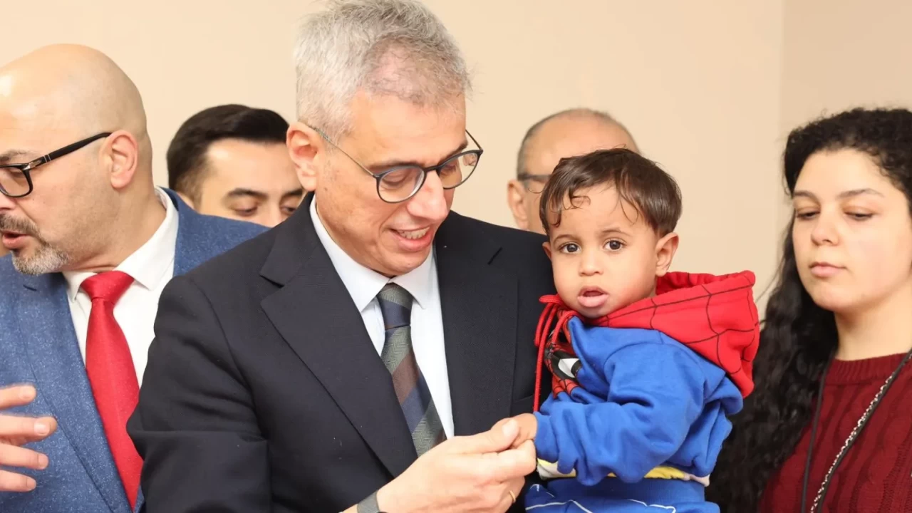 Sağlık Bakanı Memişoğlu’ndan Kahire’de Filistinli hastalara ziyaret