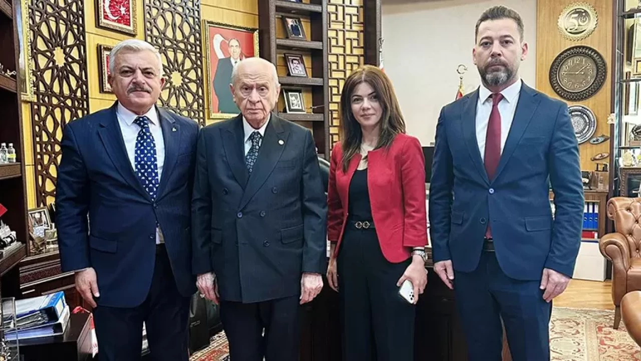 MHP'li Tuncay Batı’dan MHP Lideri Devlet Bahçeli’ye sunum!