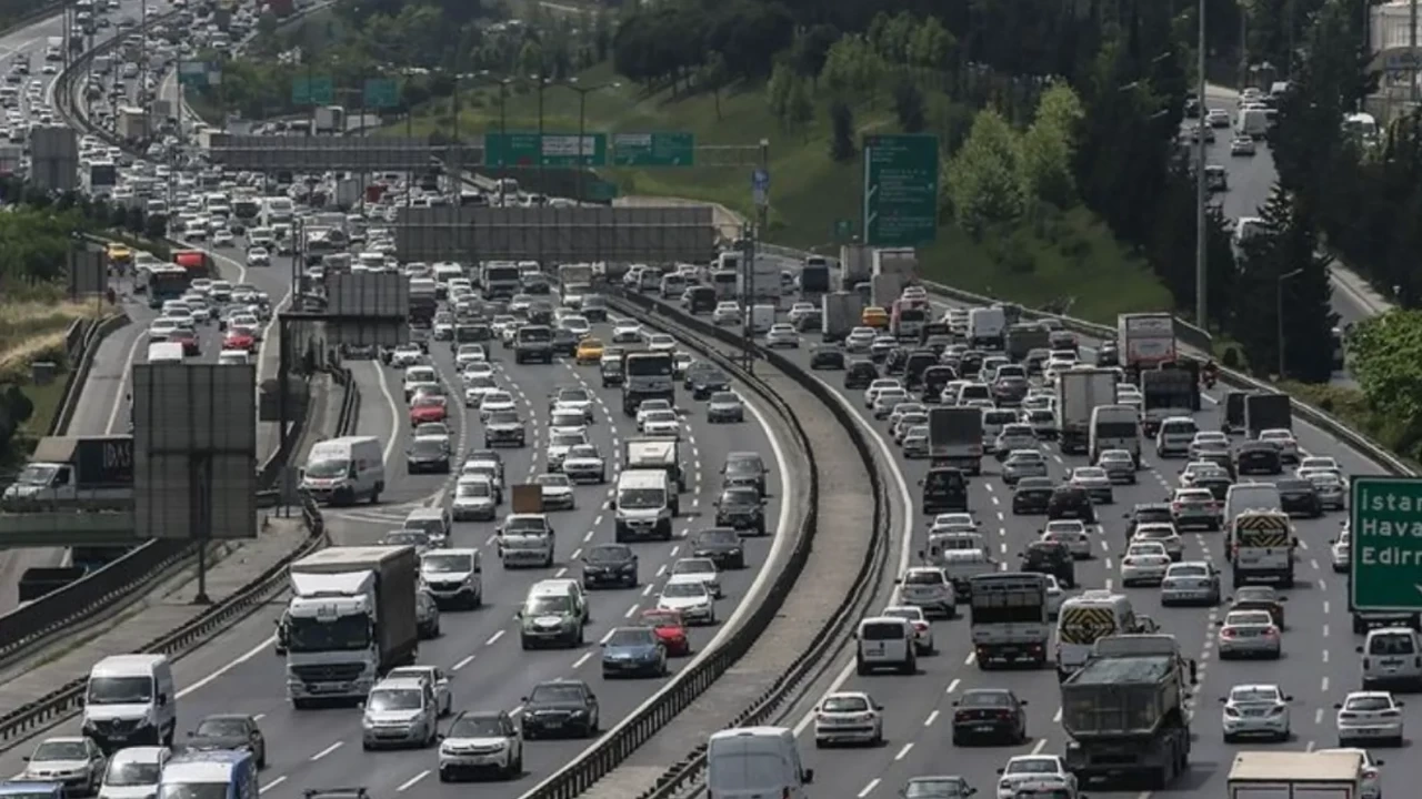 İstanbul’da Pazartesi çilesi! Köprü ve ana yollarda trafik kilitlendi