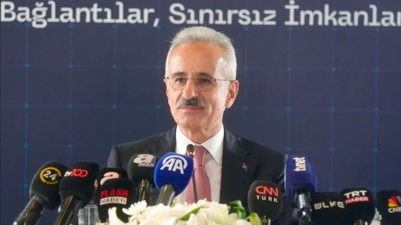 Yollar açılıyor, karla mücadele sürüyor: 12 bin makine ve 13 bin personel sahada