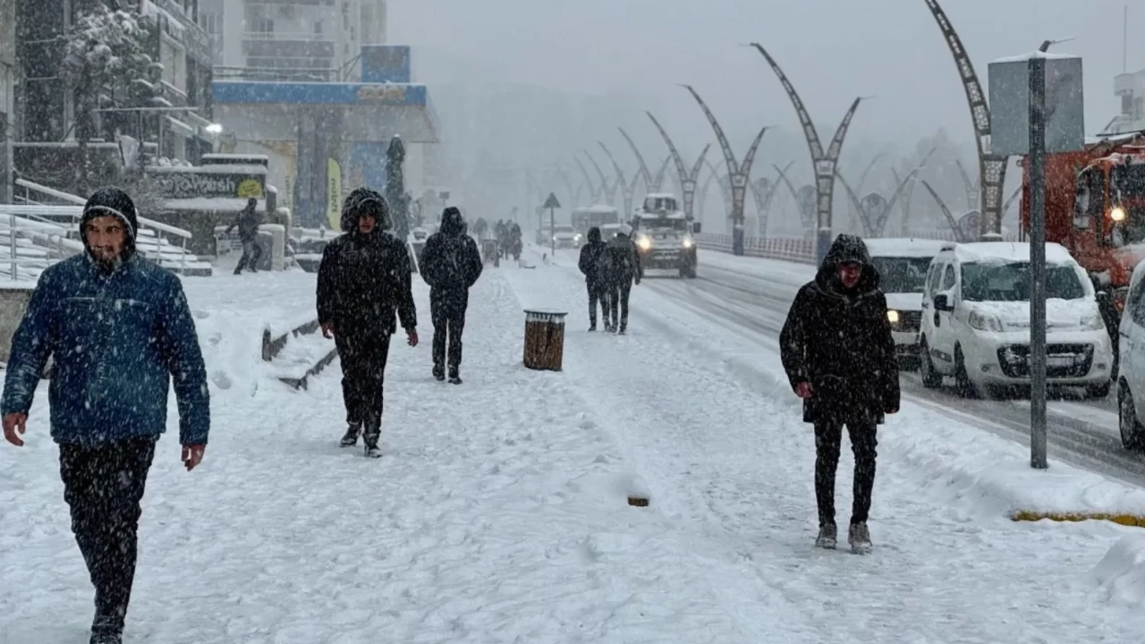 Aksaray’da kar tatili: eğitime 1 gün ara verildi