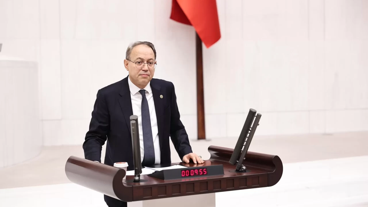 MHP’li Topsakal: Eğitim, milletin istikbalini inşa eden stratejik bir devlet meselesidir