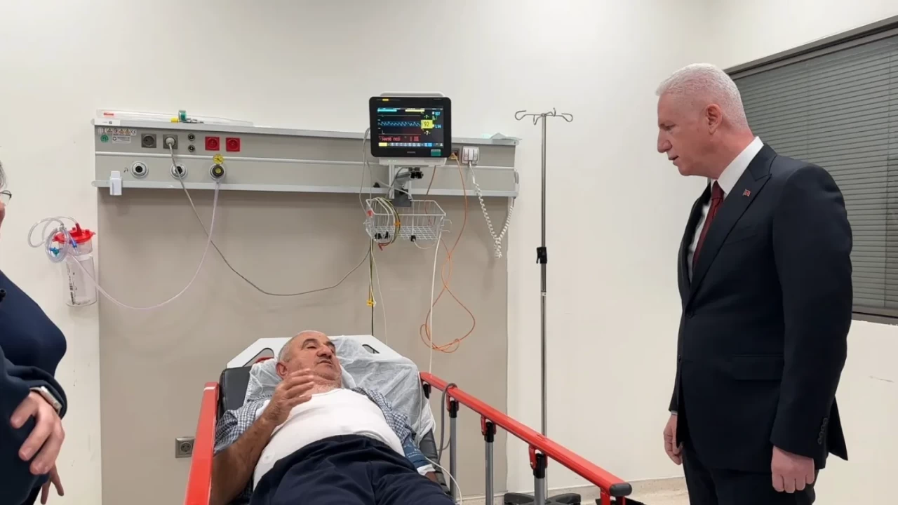 Esenyurt'ta feci kaza sonrası Vali Gül'den hastane ziyareti