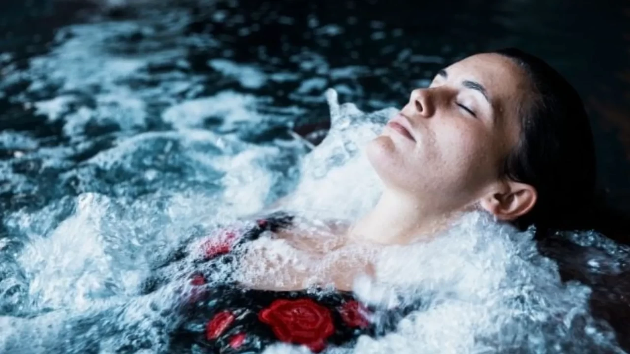 Basit ama etkili! Kontrast banyo terapisiyle vücut nasıl toparlanıyor?