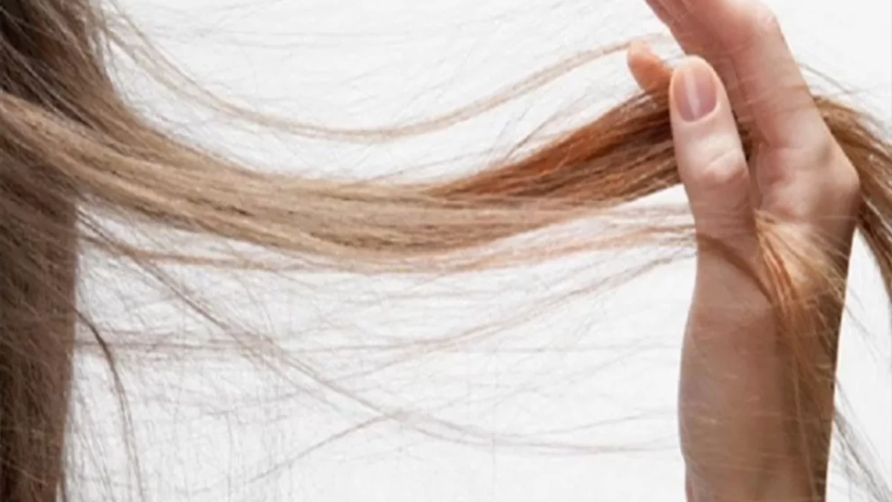 Matlaşan saçlarınıza veda edin! Parlaklık için 7 doğal çözüm önerisi