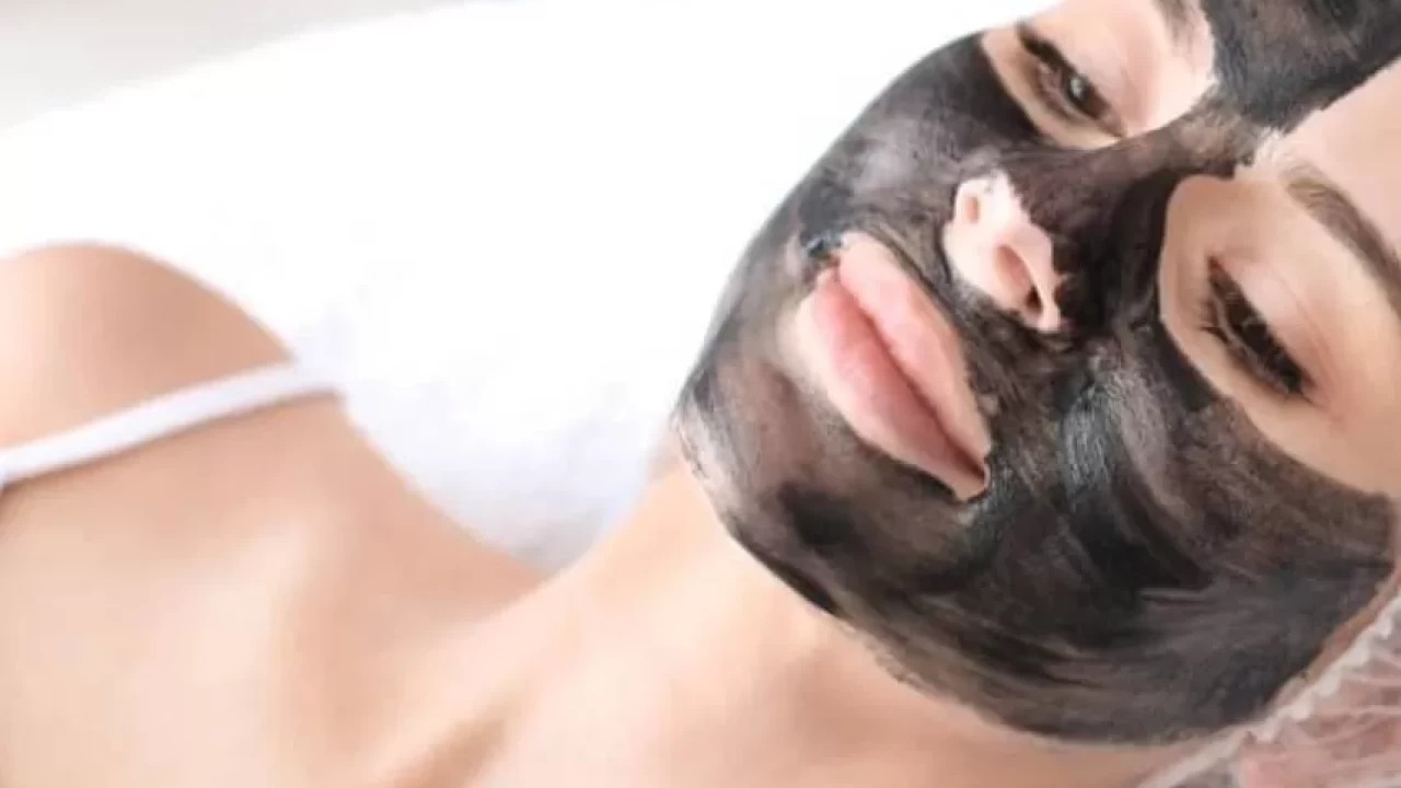 Karbon peeling ile cildinize yeniden hayat verin! …