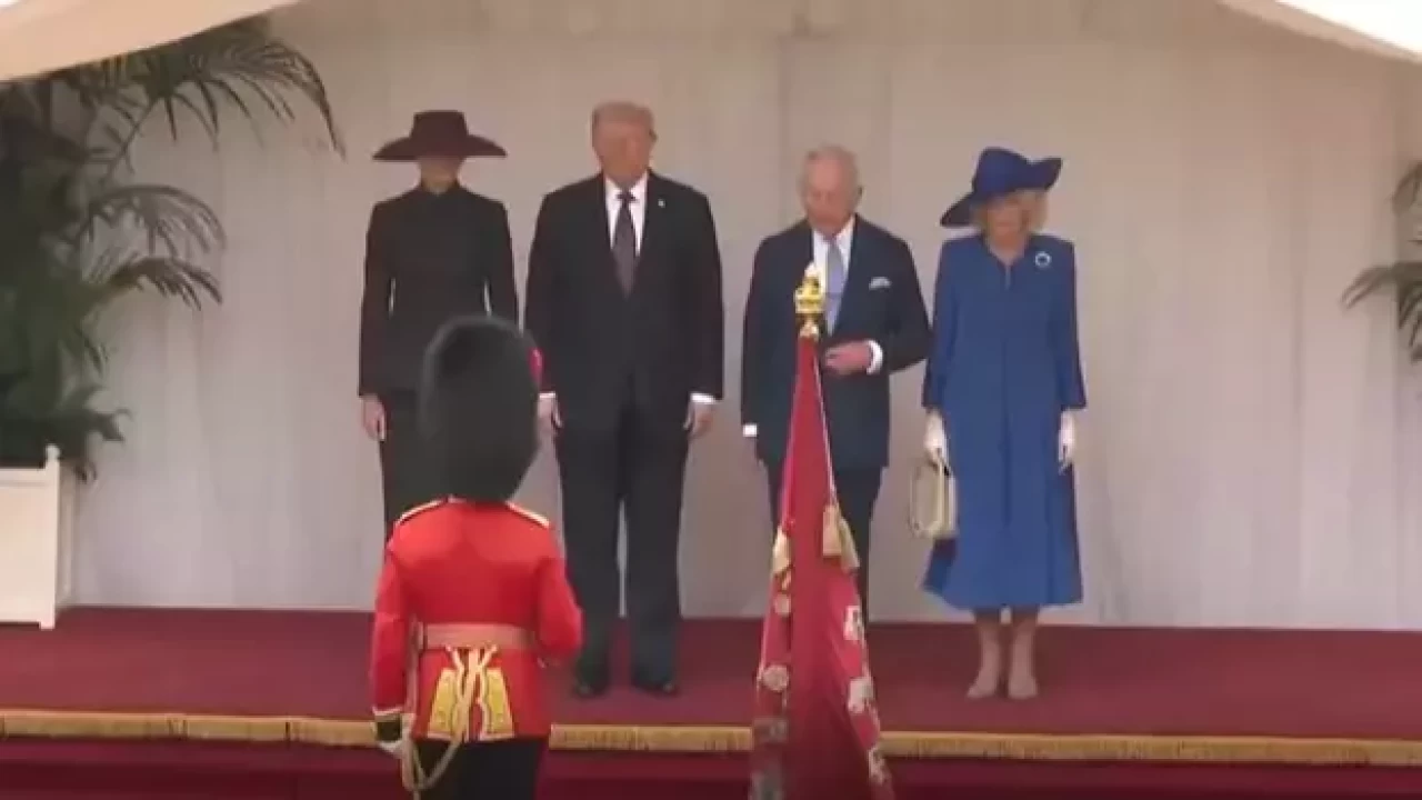 Trump, İngiltere Kralı 3. Charles tarafından resmi…