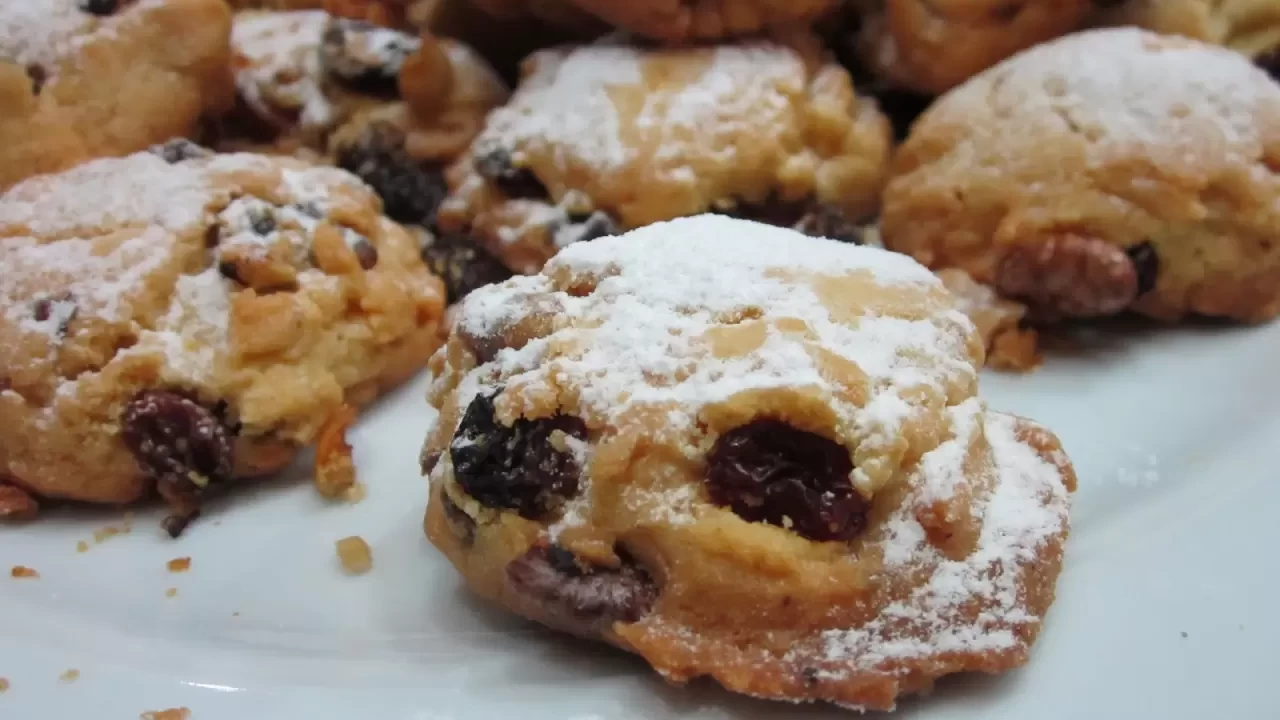 Kuru Üzümlü Cevizli Kurabiye Tarifi – Sağlıklı ve Lezzetli Atıştırmalık