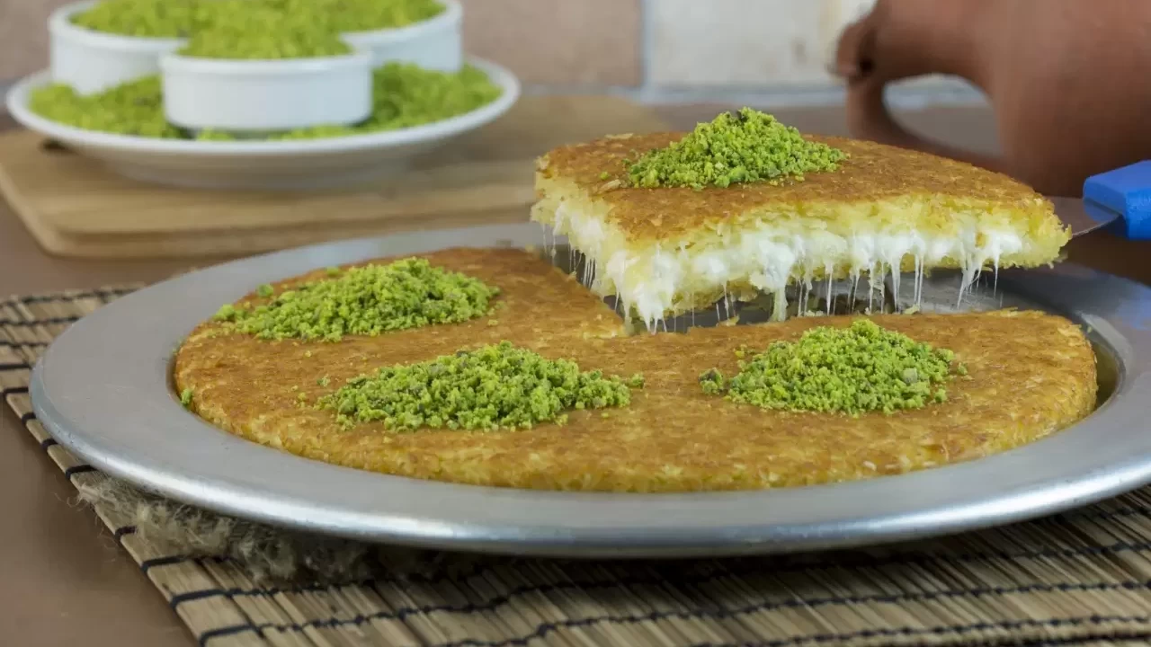 Künefe Tarifi: Tel Kadayıf ve Peynirin Muhteşem Uyumu