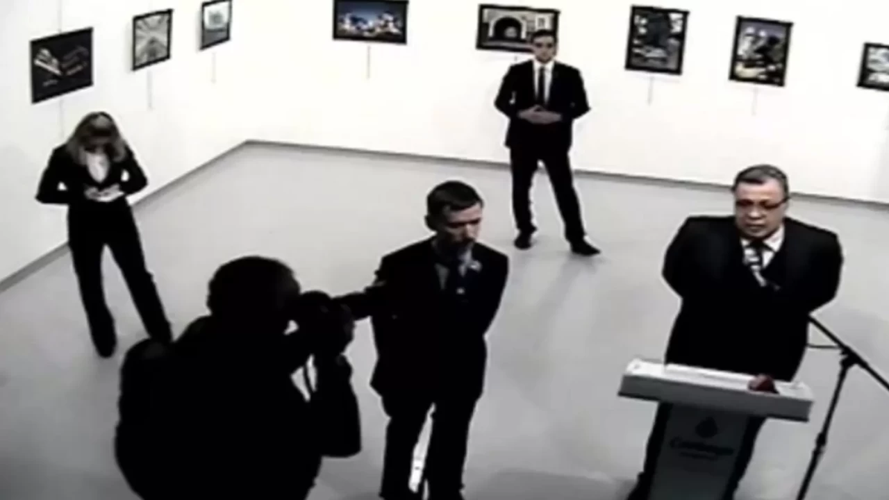 MİT, Karlov suikastı planlayıcısı FETÖ'cüyü Kanada'da buldu!