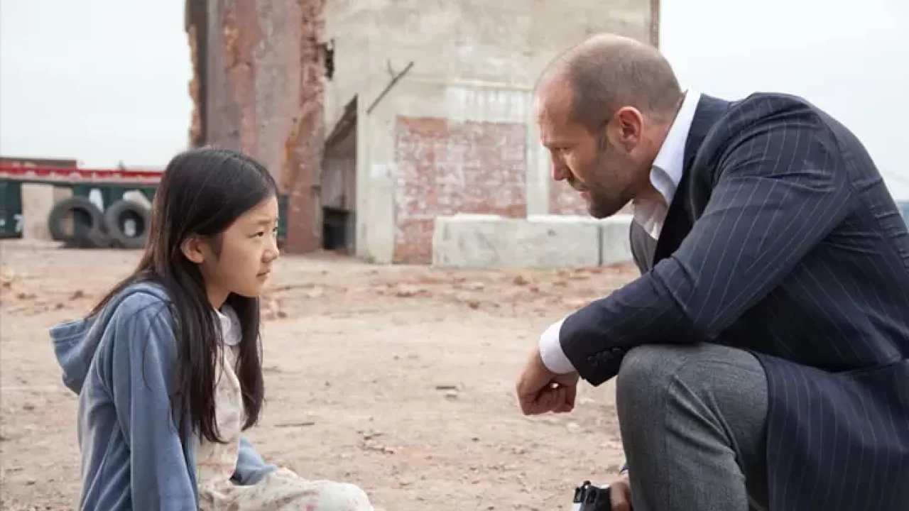 Koruyucu (Safe) Filminin Konusu Nedir? Oyuncu Kadrosunda Kimler Var?