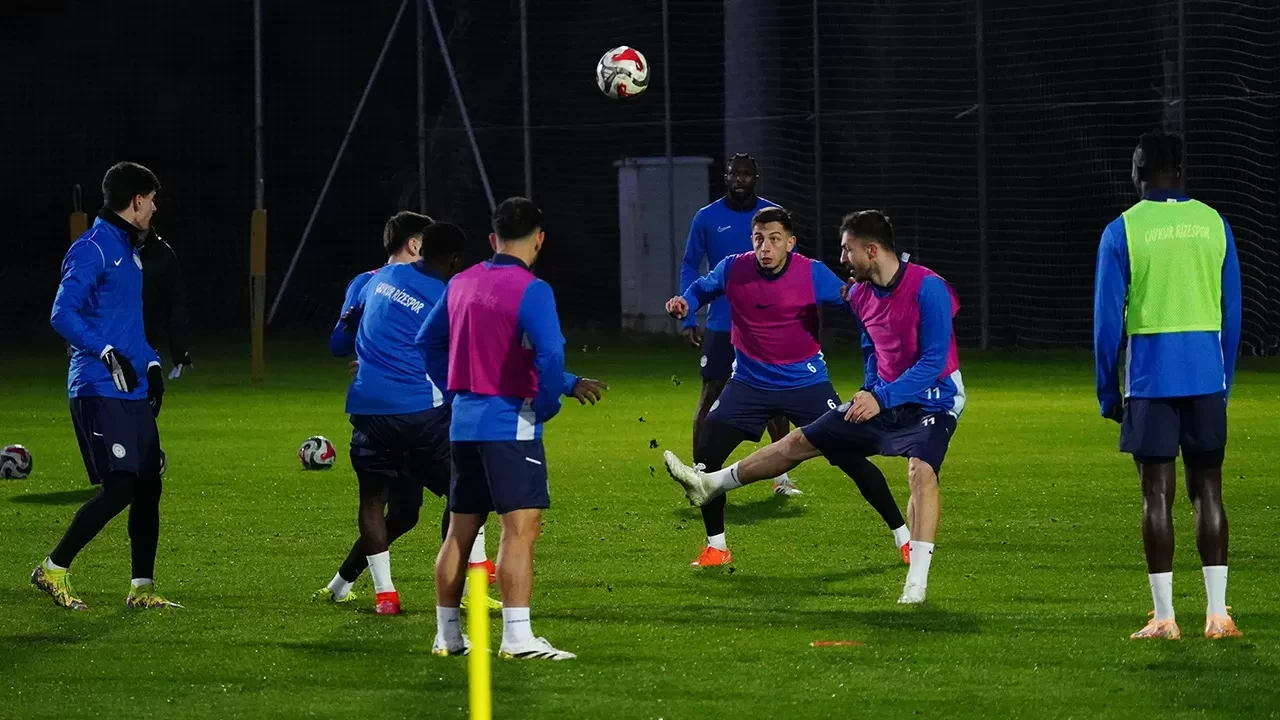 Çaykur Rizespor Antalya kampında çalışmalarını sürdürüyor