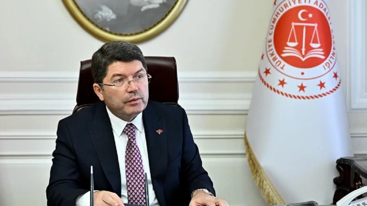 Bakan Tunç: Antalya’da 1 yaşındaki bebeğe şiddet uygulayan şüpheli tutuklandı