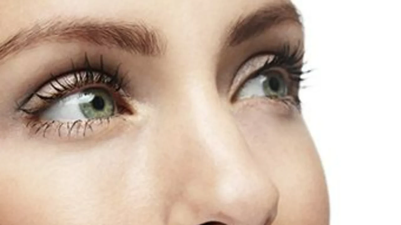 Göz altı torbalarını 5 dakikada yok eden sır nihayet ortaya çıktı