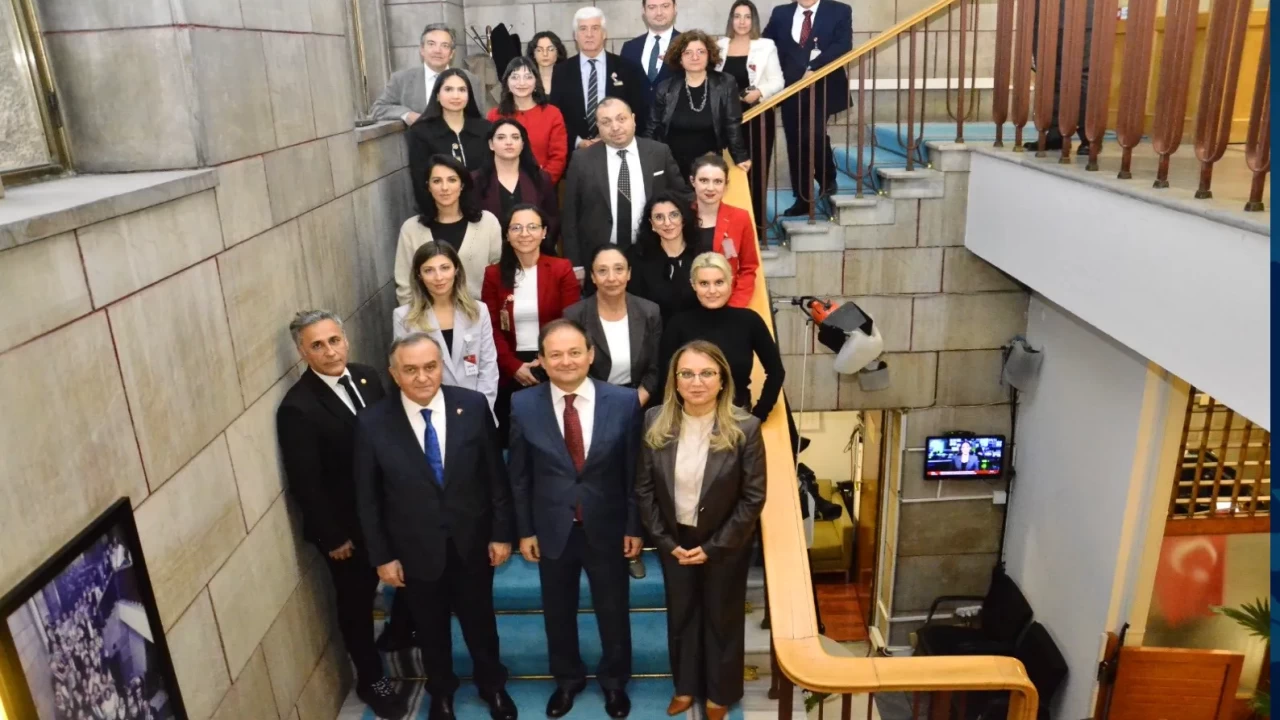 MHP’li Kılıç ve Akçay, Meclis’te görev yapan gazetecilerle bir araya geldi