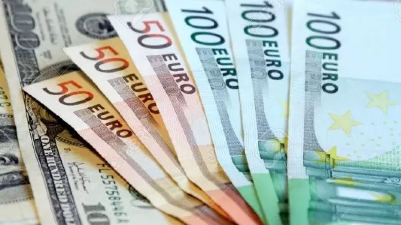 Döviz piyasası güncel verileri açıkladı: Dolar 43,4160 lira, avro 52,1440 liradan işlem görüyor!