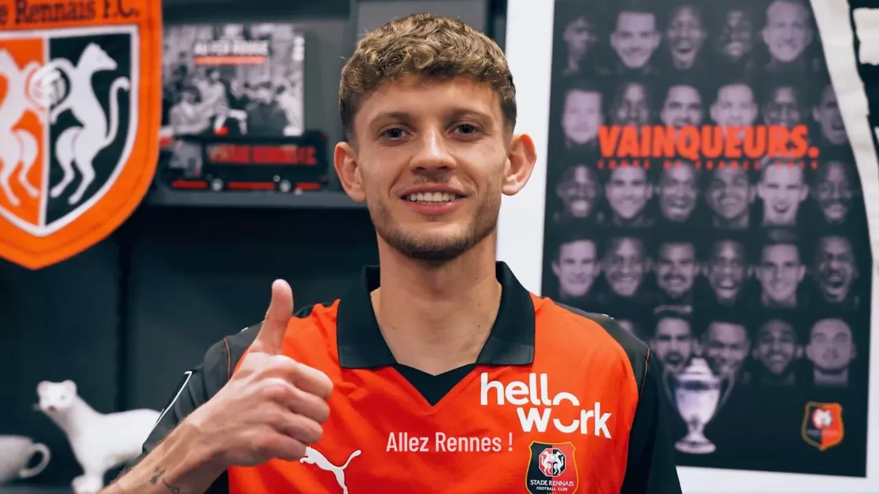 Fenerbahçe, Sebastian Szymanski'nin Rennes transferini açıkladı