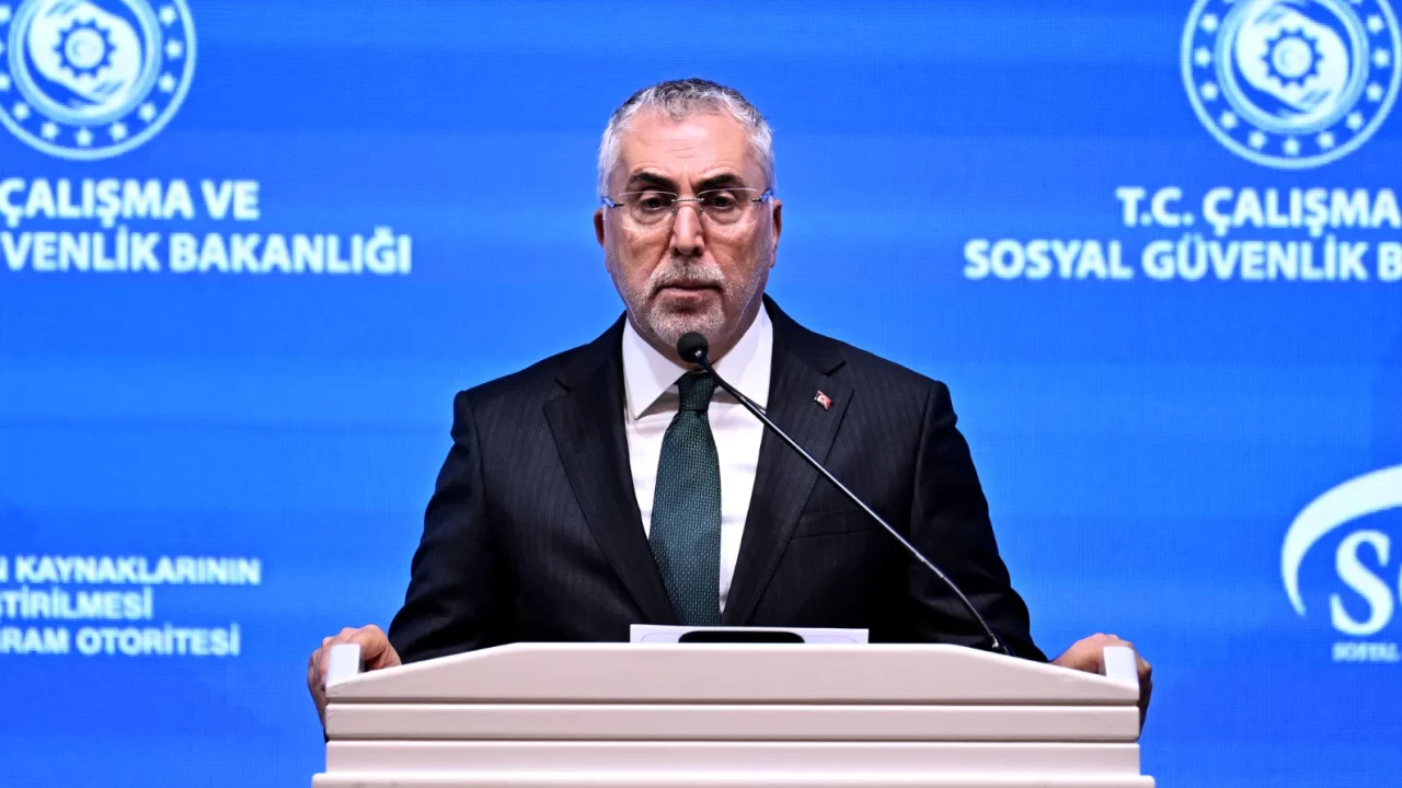 Bakan Işıkhan'dan CHP'ye sert tepki: 'Meclis'te nöbet tutacağınıza, SGK borçlarını ödeyin'