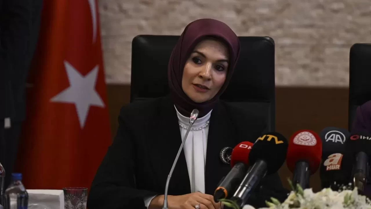 Çocuklar için alarm zili çalıyor! Bakan Göktaş’tan sosyal medya düzenlemesi mesajı