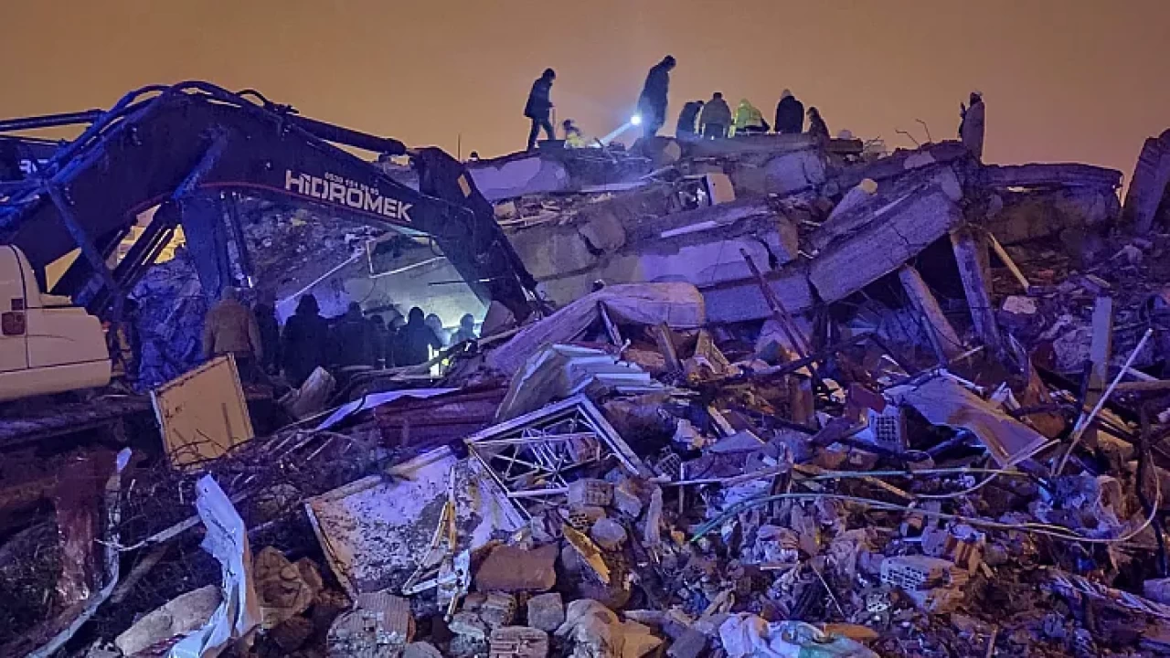 Hayat Sitesi davasında yeni gelişme: 16 kişinin öldüğü deprem davası 15 Mayıs’a ertelendi