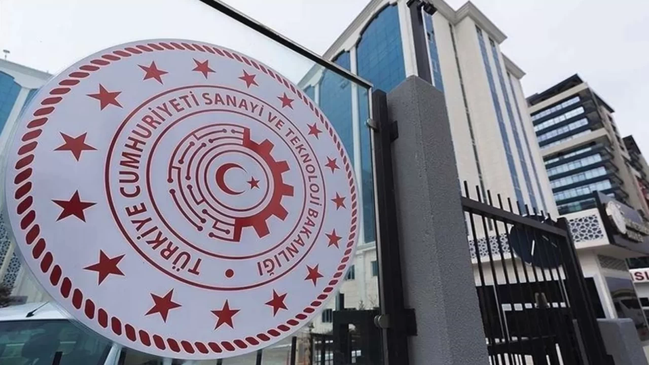 Sanayi ve Teknoloji Bakanlığı 13 ilde 16 yatırım a…