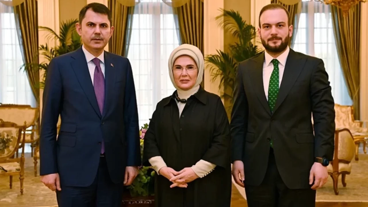 Emine Erdoğan, Bakan Kurum ve Samed Ağırbaş’ı kabul etti