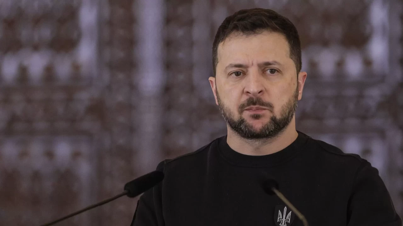 Ukrayna Devlet Başkanı Zelenski’den barış mesajı:  ABD ve Rusya ile yeni üçlü görüşmeler için bu hafta hazırlık yapıyoruz