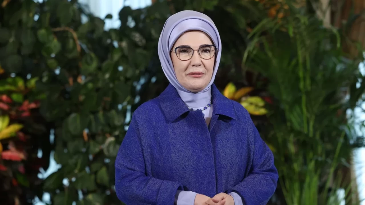 Emine Erdoğan'dan Miraç Kandili paylaşımı