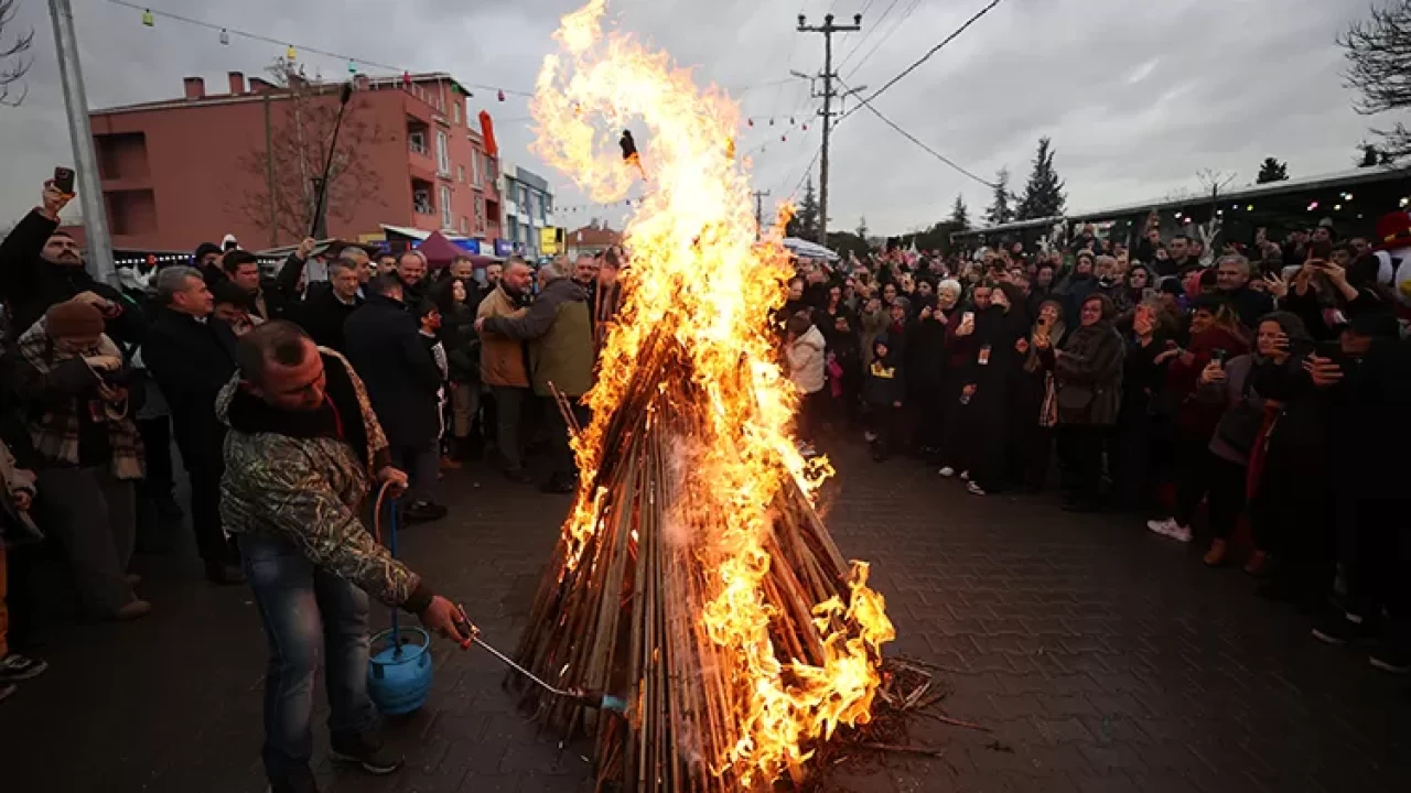 Kırklareli'nde Balkan geleneği  Koleda  makyaj etkinliği ile başladı