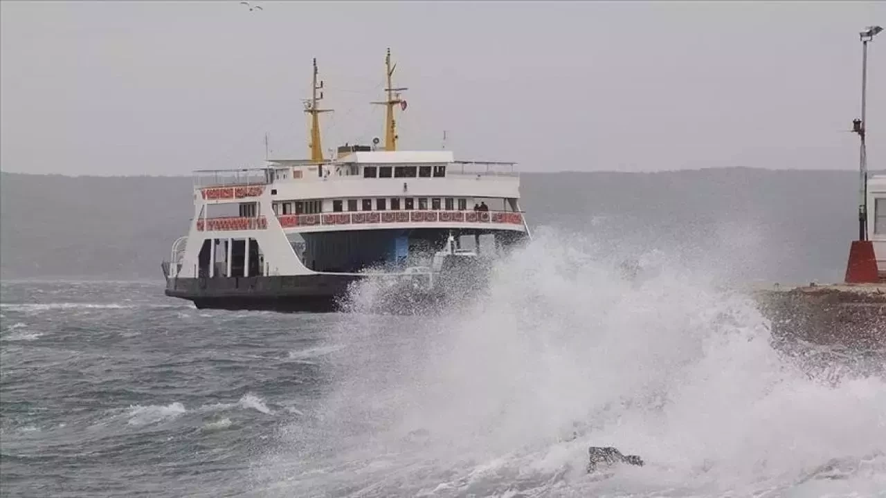 Güney Marmara'da feribot seferleri iptal edildi