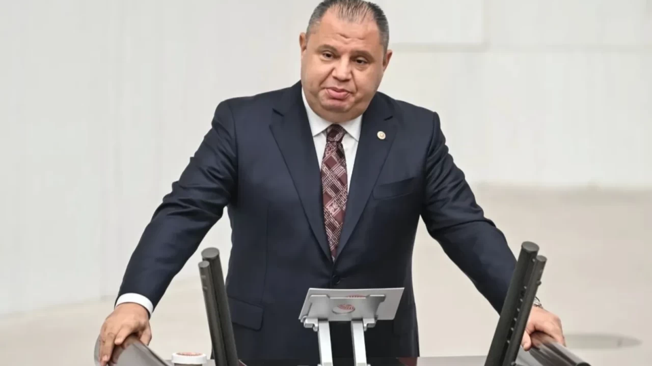 MHP'li Öztürk: Basın, toplumun mihenk taşıdır