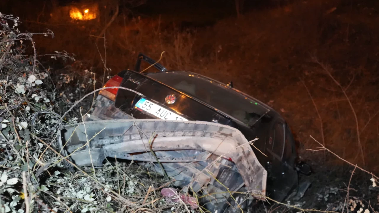 Samsun çevre yolunda korkunç kaza! Otomobil 3 metreden uçtu