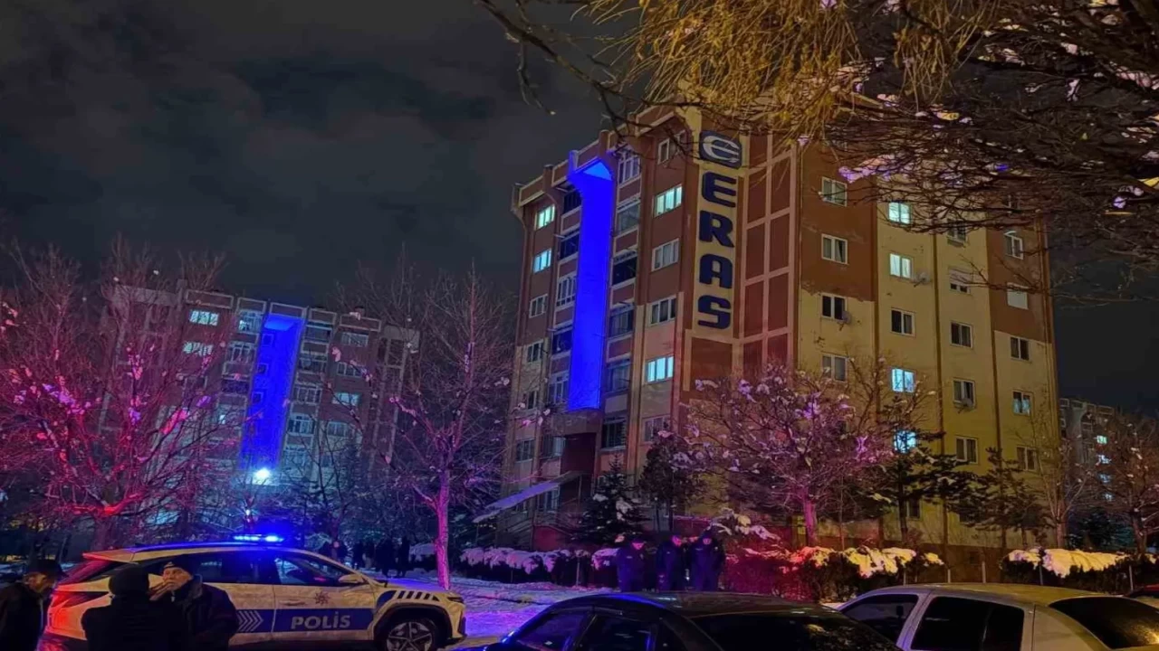 Karne günü faciayla bitti: Üç zayıfı olan 15 yaşındaki öğrenci yaşamına son verdi