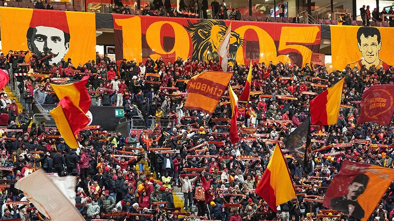Galatasaray taraftarından yönetime tepki
