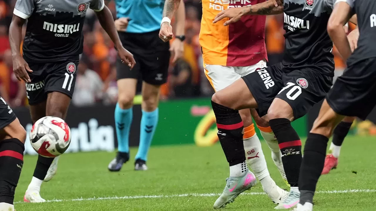 Süper Lig'de Fatih Karagümrük-Galatasaray maçının ilk 11'leri belli oldu