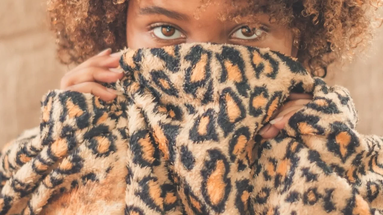 Kürkler sandıktan çıktı, minimalizm bitti! Sosyal medyayı sallayan yeni akım:  Mob Wife