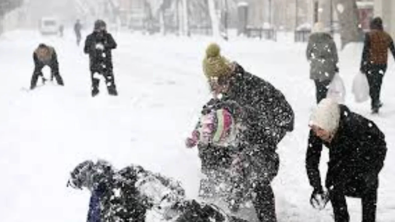 Iğdır’da olumsuz hava koşulları nedeniyle tüm okullarda eğitime ara verildi