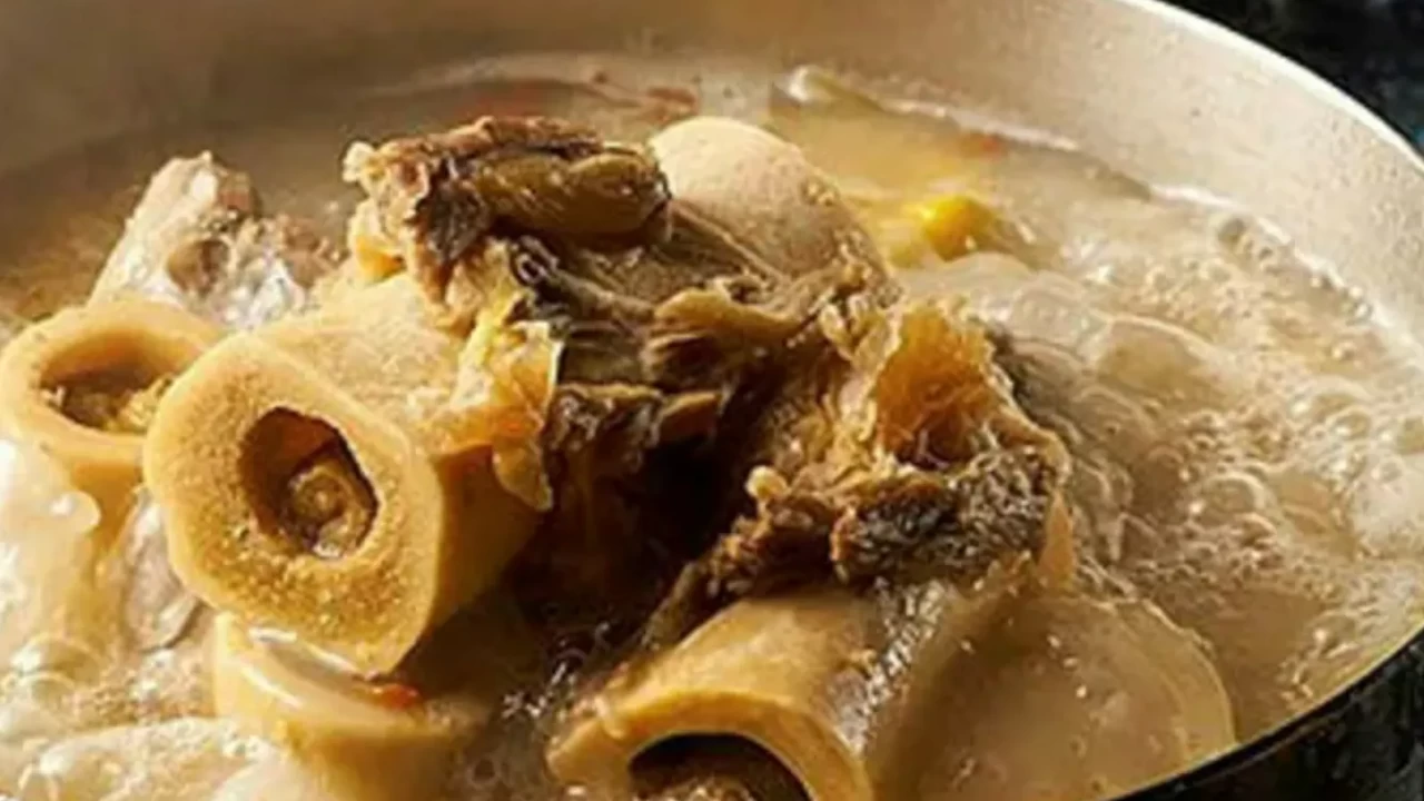 İlikli kemik suyu kaç saat kaynatılır?