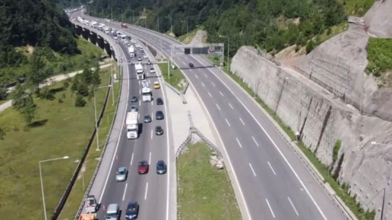 Yola çıkacaklar dikkat! İstanbul, Bursa ve Muğla yolunda trafik düzeni değişti
