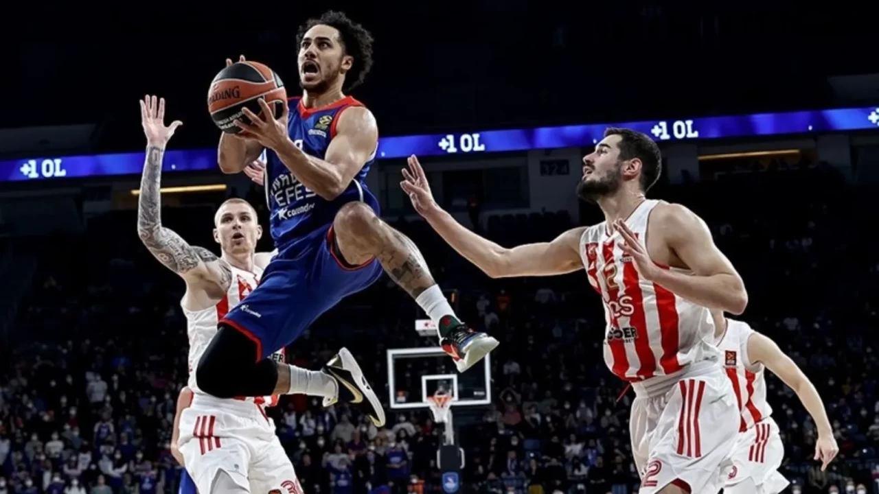 Anadolu Efes, Avrupa Ligi'nde yarın Kızılyıldız'ı ağırlayacak